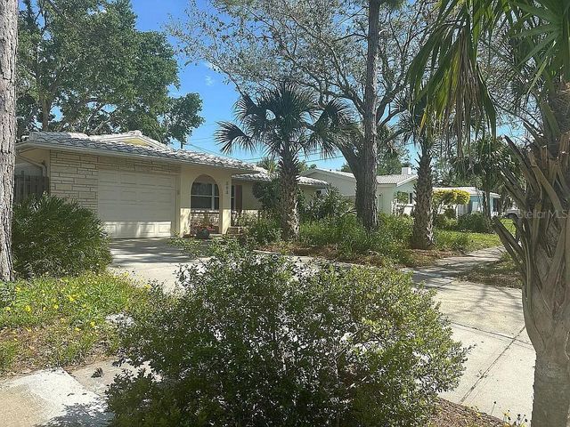 563 GERSHWIN DRIVE, Largo, FL 33771