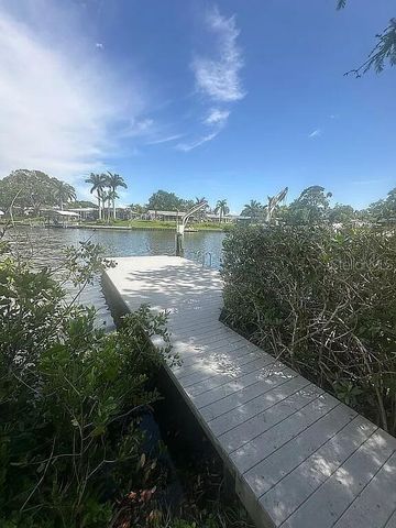 563 GERSHWIN DRIVE, Largo, FL 33771