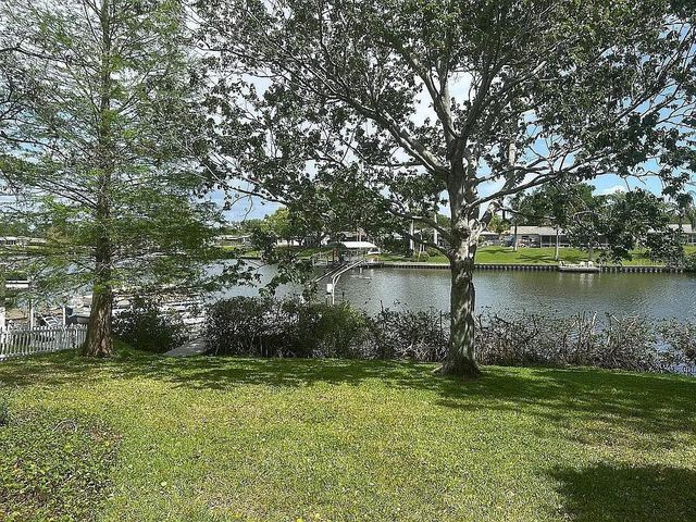 563 GERSHWIN DRIVE, Largo, FL 33771