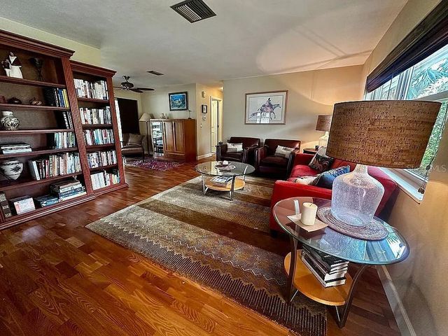 563 GERSHWIN DRIVE, Largo, FL 33771