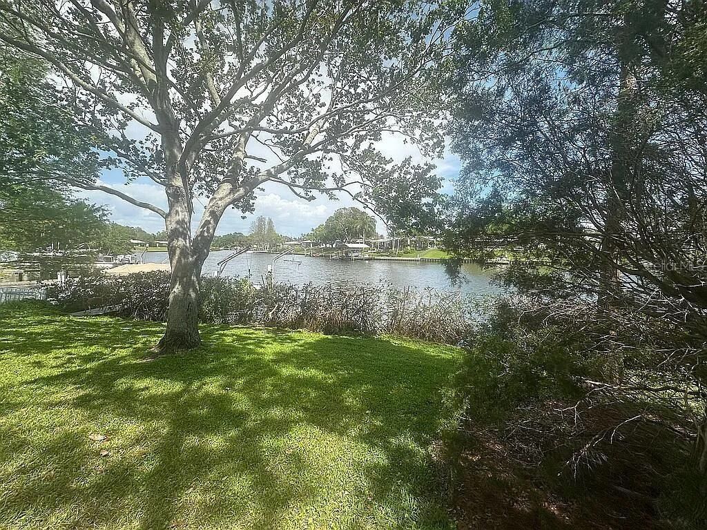 563 GERSHWIN DRIVE, Largo, FL 33771