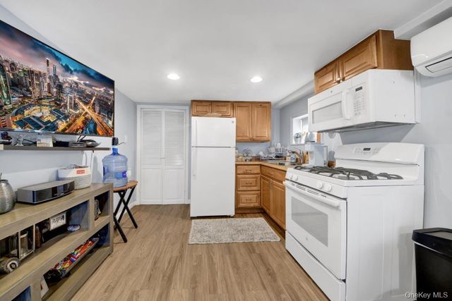 3200 Philip Avenue, Bronx, NY 10465