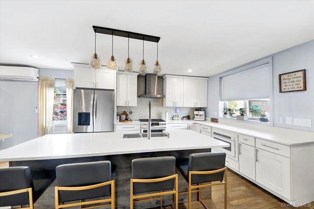 3200 Philip Avenue, Bronx, NY 10465