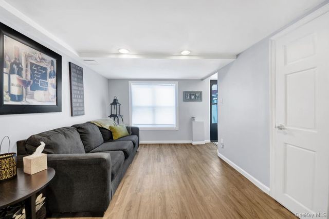 3200 Philip Avenue, Bronx, NY 10465