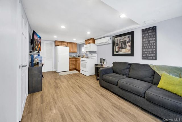 3200 Philip Avenue, Bronx, NY 10465