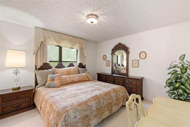 121 Nicklaus Nook, Lancaster, TX 75146