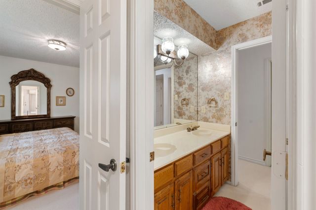 121 Nicklaus Nook, Lancaster, TX 75146