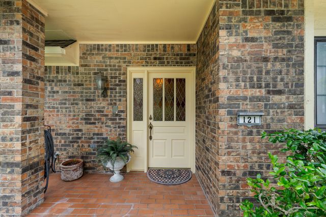 121 Nicklaus Nook, Lancaster, TX 75146