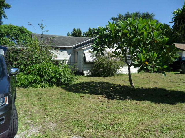4639 SUNSET Lane, West Palm Beach, FL 33415