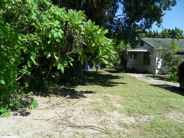 4639 SUNSET Lane, West Palm Beach, FL 33415