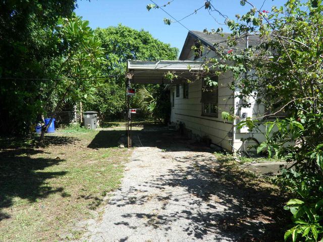 4639 SUNSET Lane, West Palm Beach, FL 33415