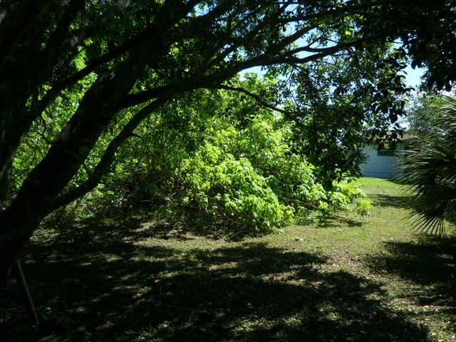 4639 SUNSET Lane, West Palm Beach, FL 33415