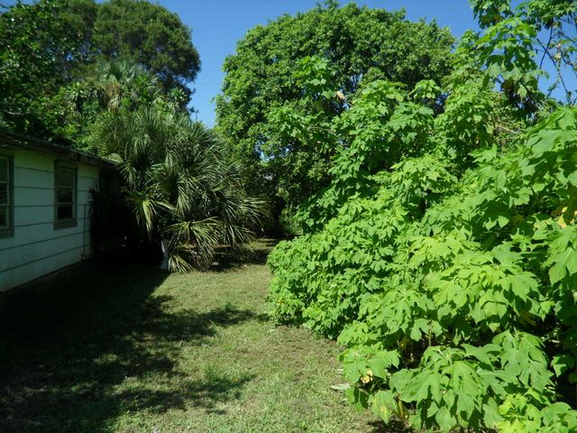 4639 SUNSET Lane, West Palm Beach, FL 33415