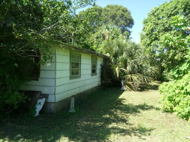 4639 SUNSET Lane, West Palm Beach, FL 33415