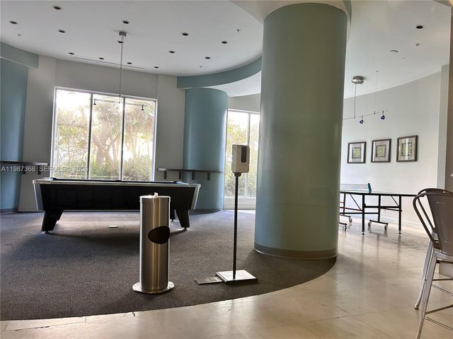 4001 S Ocean Dr 4G, Hollywood, FL 33019