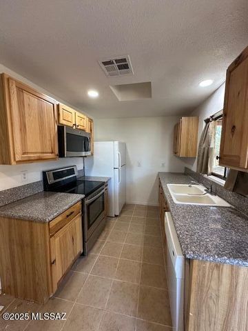 1485 N Calle Valencia, Oracle, AZ 85623