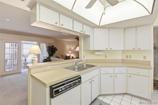 6022 W Dorset Drive, Crystal River, FL 34429