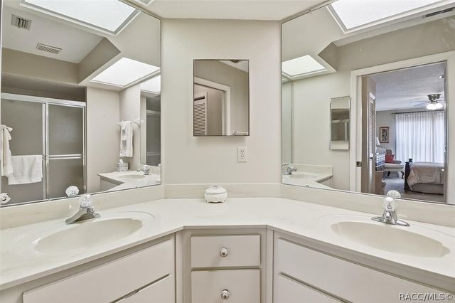 6022 W Dorset Drive, Crystal River, FL 34429