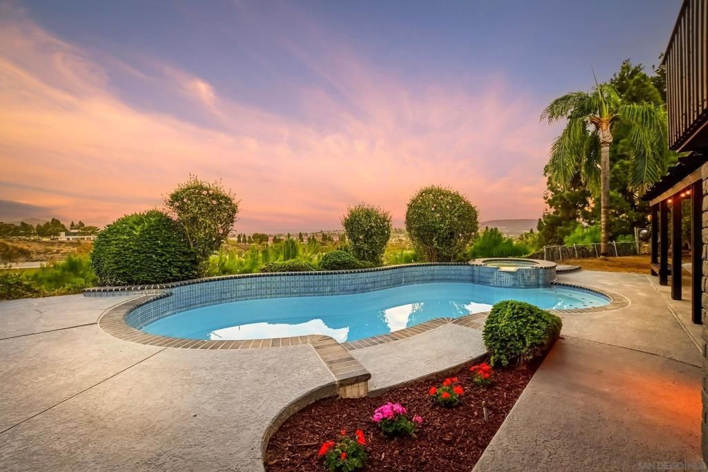 11198 Amalia Ct, San Diego, CA 92129 — photo 2
