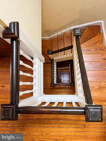 2511 N CALVERT ST, Baltimore, MD 21218