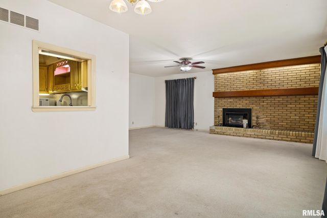 1807 E Saint Jude Court, Peoria Heights, IL 61616