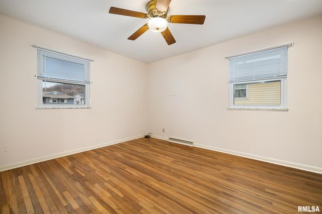 1807 E Saint Jude Court, Peoria Heights, IL 61616