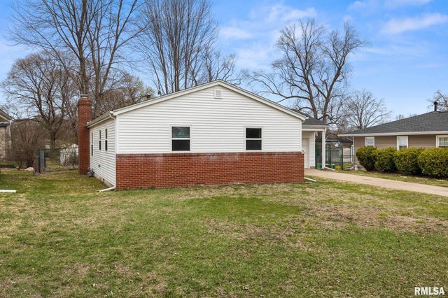 1807 E Saint Jude Court, Peoria Heights, IL 61616