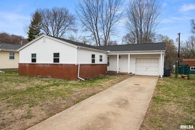 1807 E Saint Jude Court, Peoria Heights, IL 61616