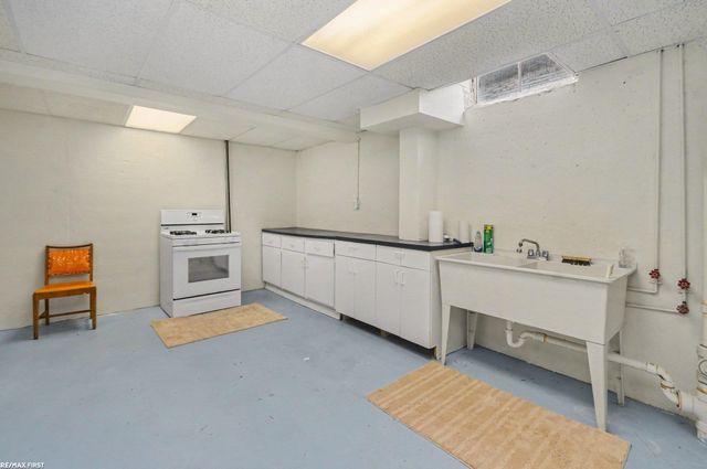 47985 Fox Chase Court, Shelby Twp, MI 48315