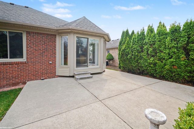 47985 Fox Chase Court, Shelby Twp, MI 48315