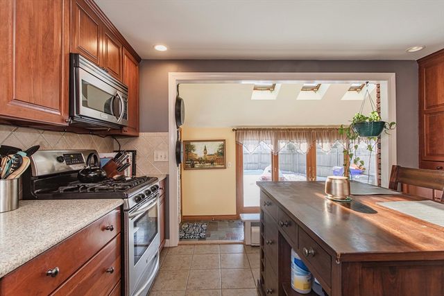 28 Linden Street, Taunton, MA 02780