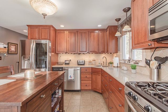 28 Linden Street, Taunton, MA 02780