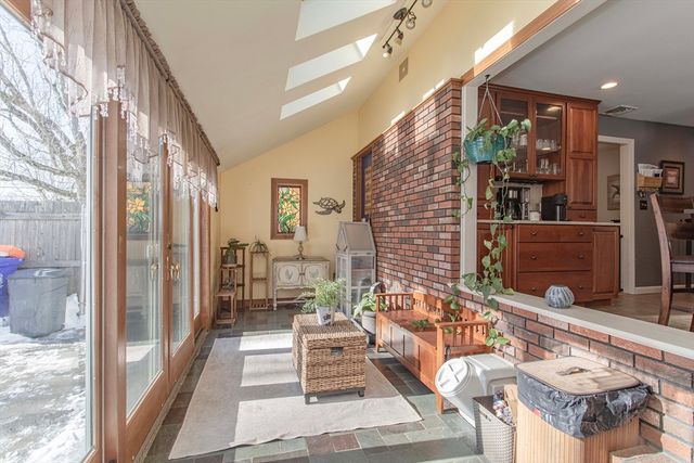 28 Linden Street, Taunton, MA 02780