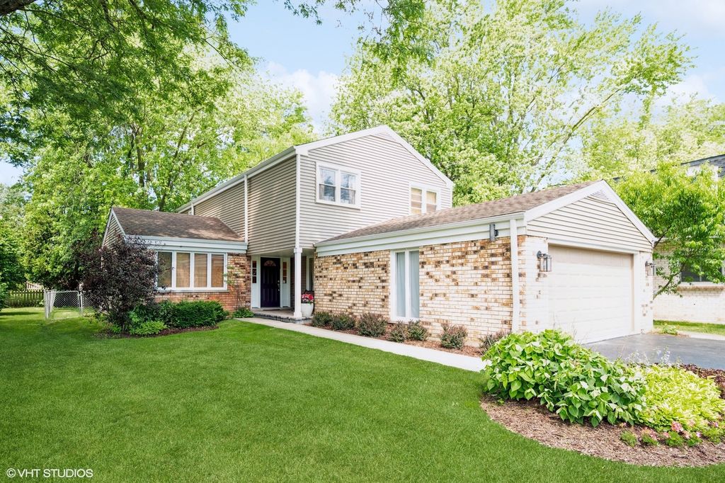 1812 Sherwood Road, Highland Park, IL 60035