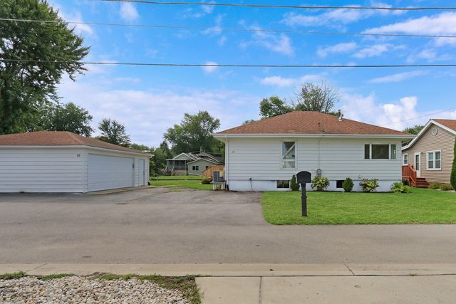 28 Lakeside Lane, Fox Lake, IL 60020