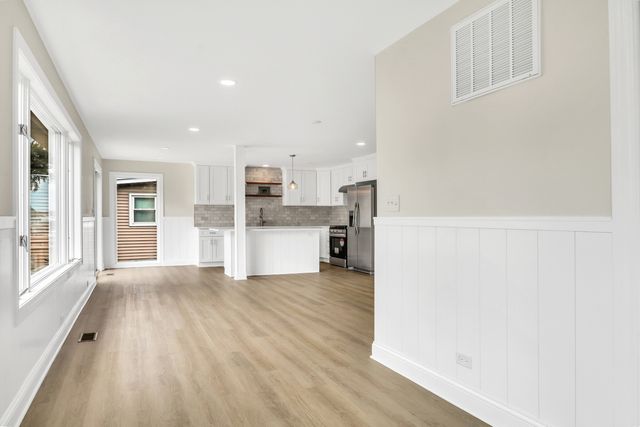 28 Lakeside Lane, Fox Lake, IL 60020