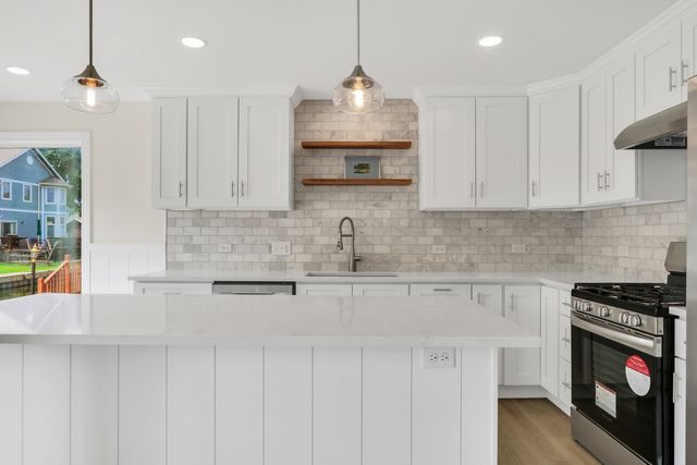 28 Lakeside Lane, Fox Lake, IL 60020