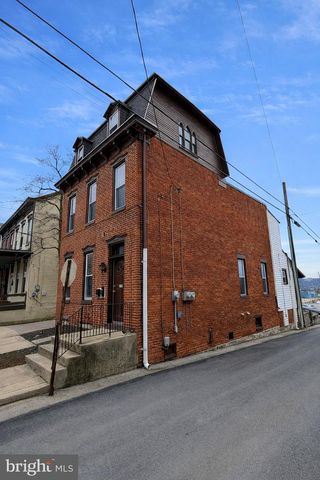 230 N 3RD ST, Columbia, PA 17512