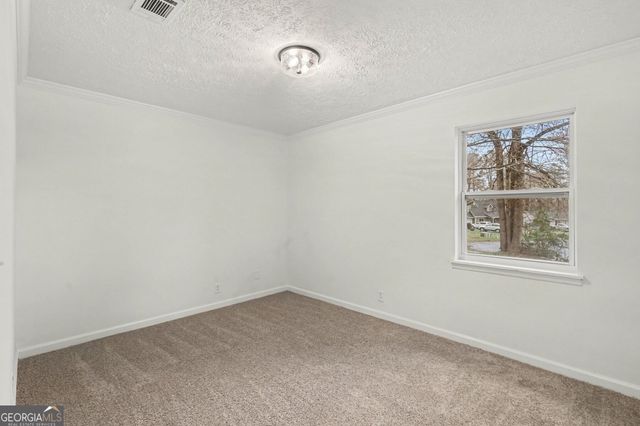 22 BARBERRY Drive, Newnan, GA 30265