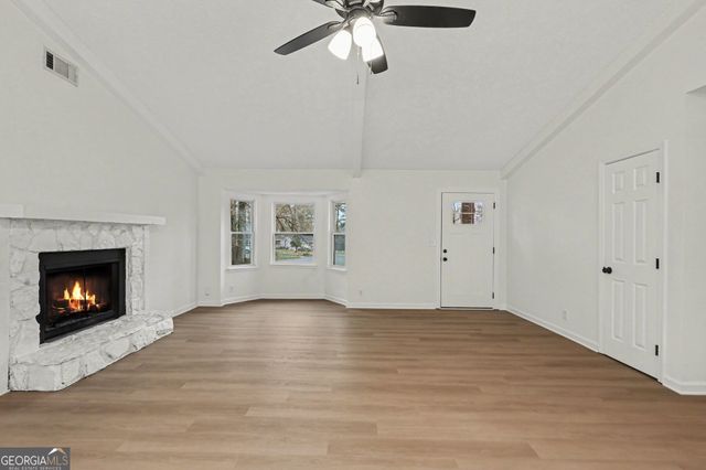 22 BARBERRY Drive, Newnan, GA 30265