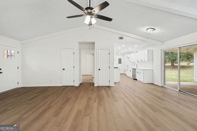 22 BARBERRY Drive, Newnan, GA 30265