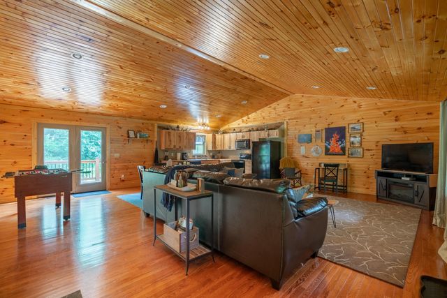 33461 Barker Road, Logan, OH 43138