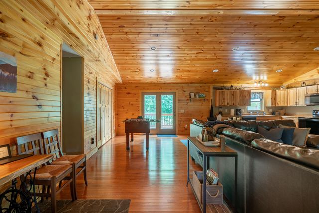 33461 Barker Road, Logan, OH 43138