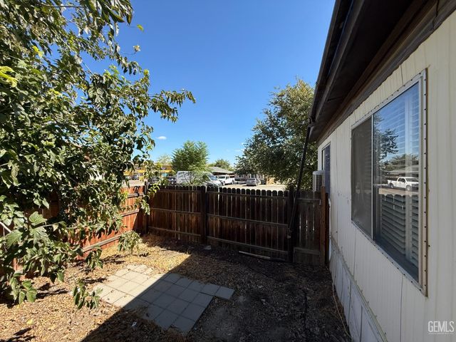 301 Jefferson Street, Taft, CA 93268
