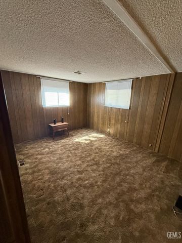 301 Jefferson Street, Taft, CA 93268