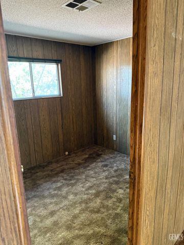 301 Jefferson Street, Taft, CA 93268