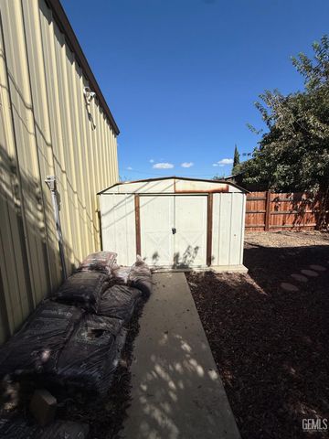 301 Jefferson Street, Taft, CA 93268
