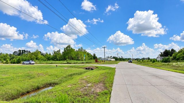 5707 5739, Cleveland, TX 77327