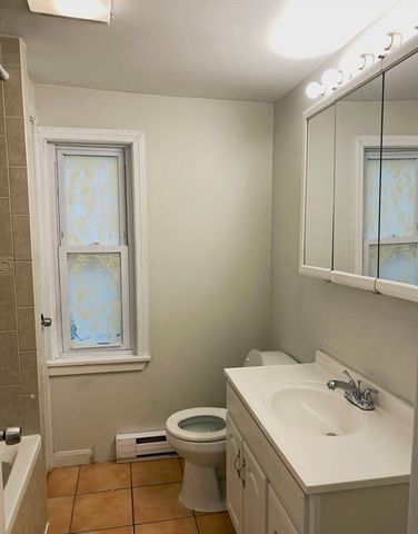 40 Clark 3, Malden, MA 02148