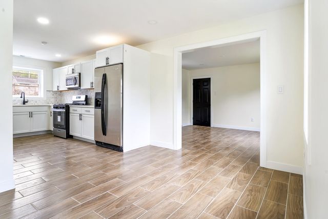 830 W 39th Avenue, Gary, IN 46408